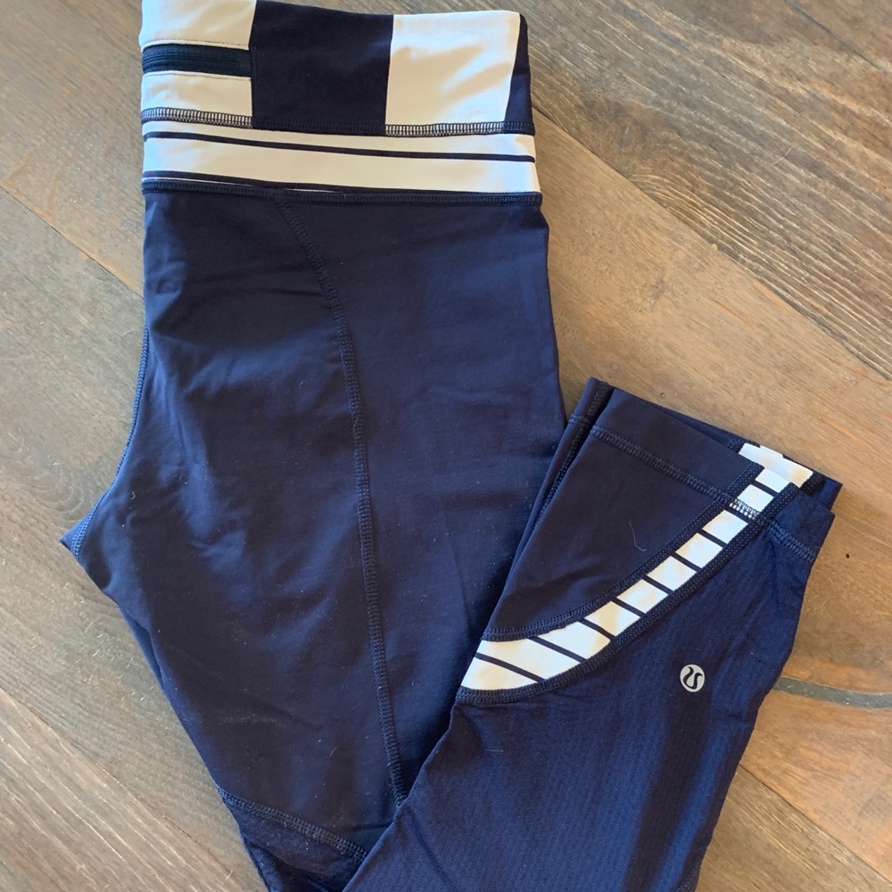 LuluLemon Size 8 Cropped Leggings